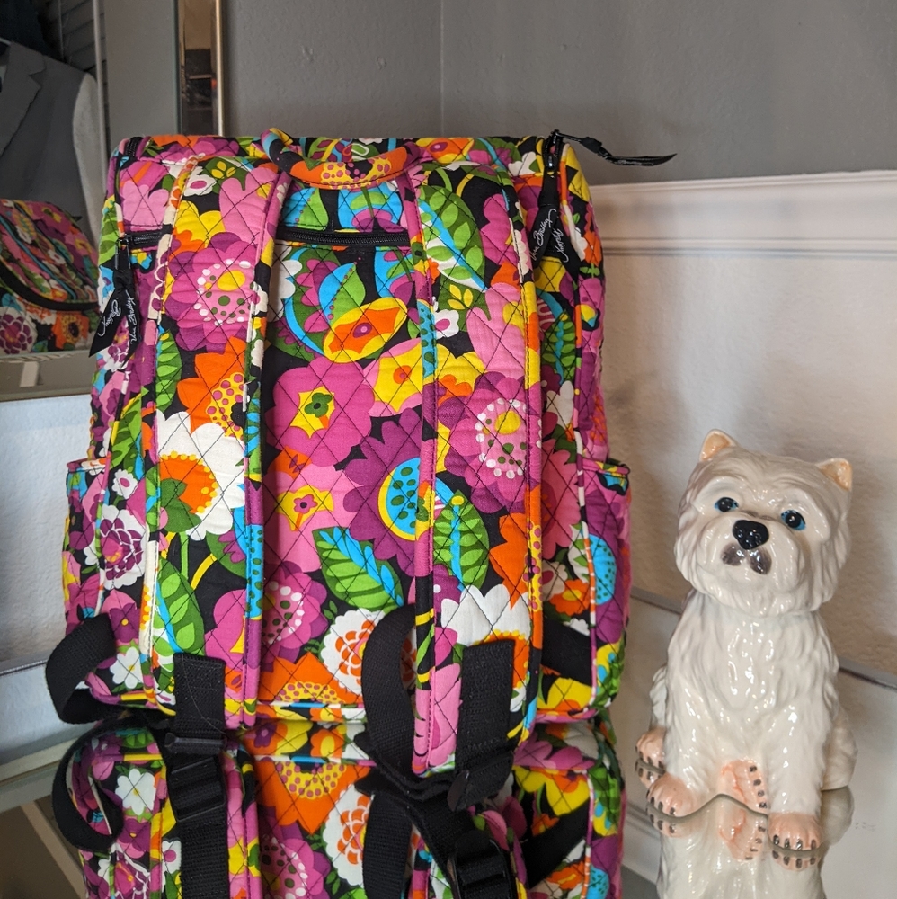 Vera Bradley colorful flowers print quilted backpack - Picture 4 of 11